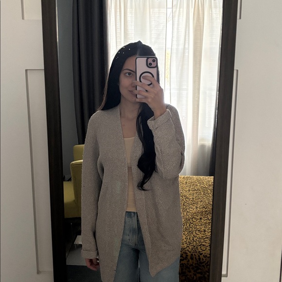 NEW Cardigan🤍💫 - Picture 4 of 7